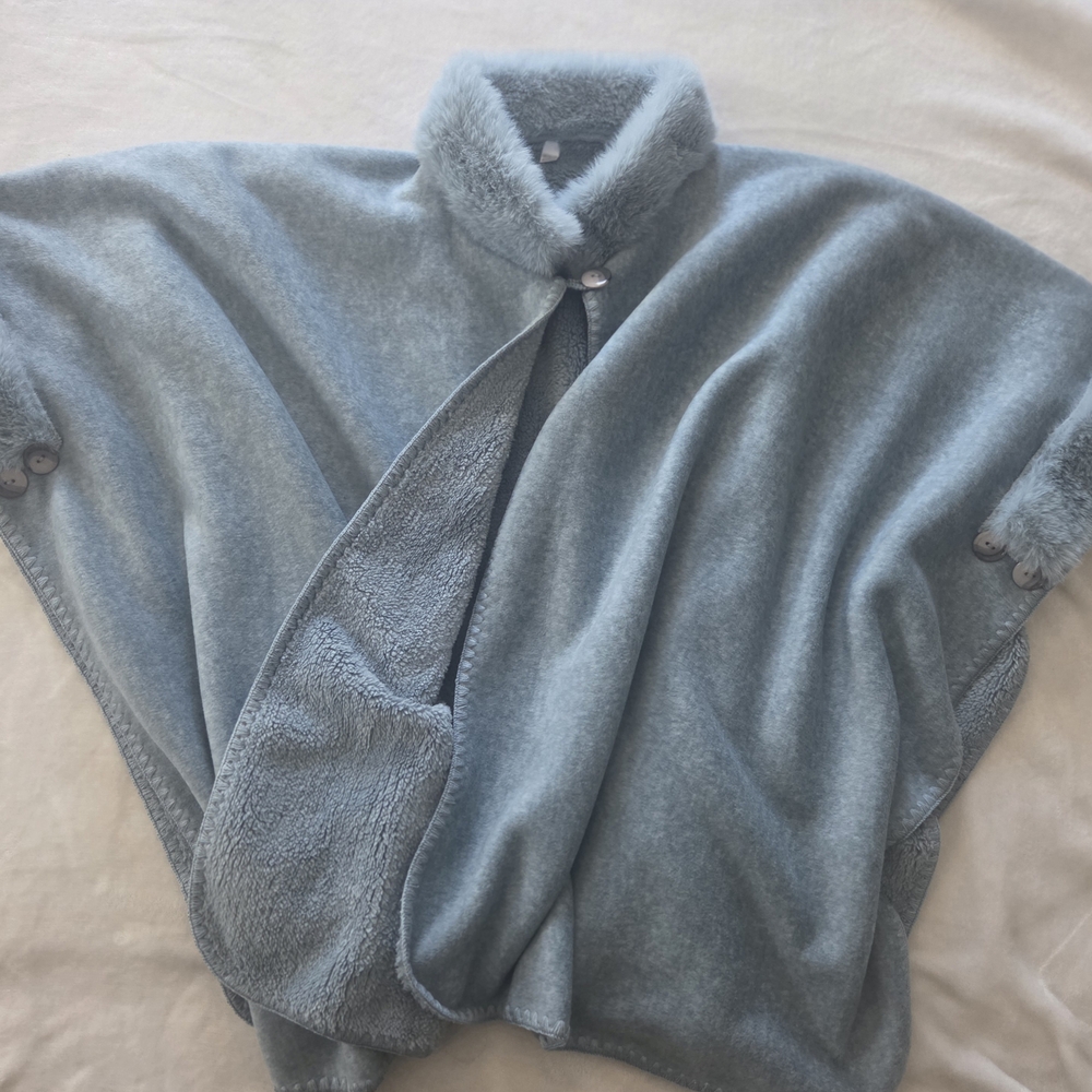 Women's Cozy Blue Alpaca Poncho Cape new